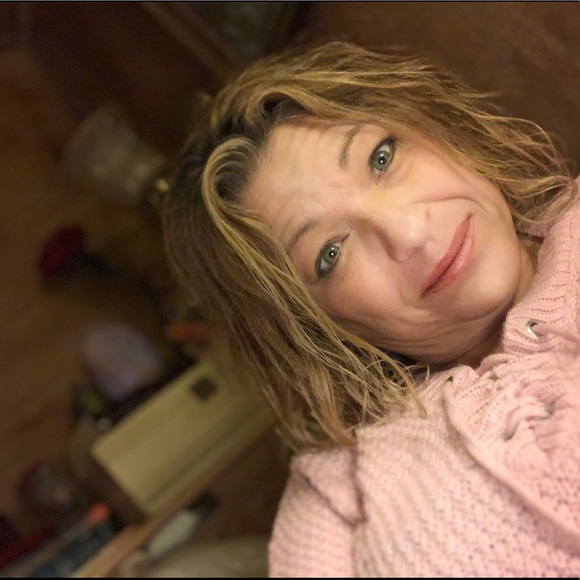 Meet your Posher, Dana - Picture 3 of 4